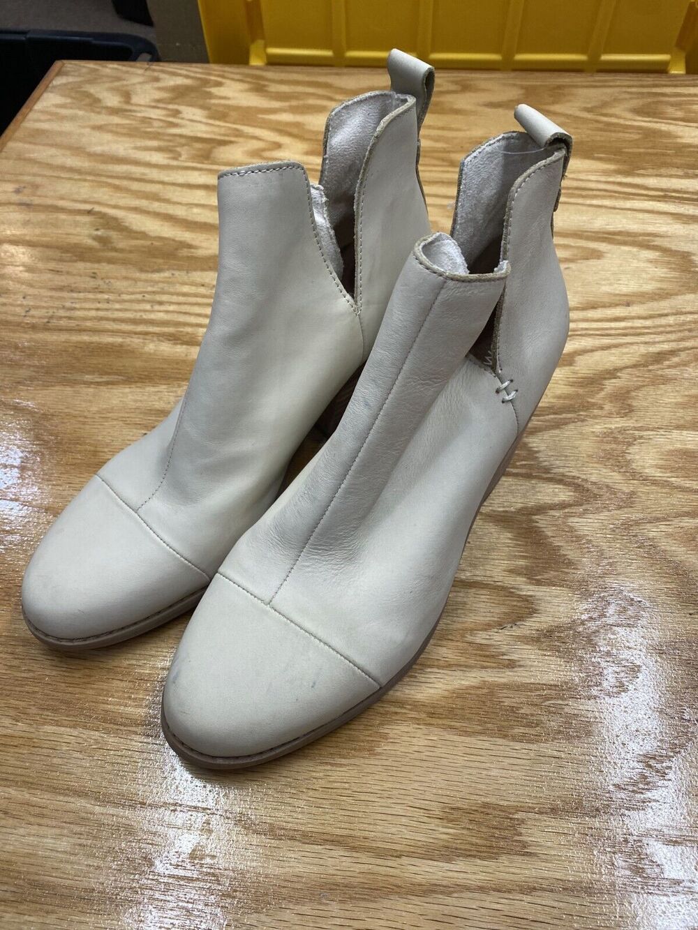 Toms Everly Cutout Ankle Booties Women's 9 Beige Leather Slip On 10018909 S62